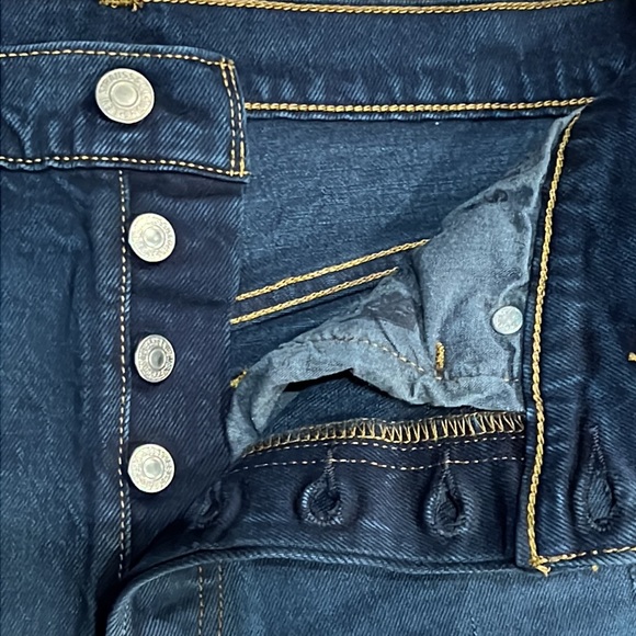 NWOT Levi’s 501 Skinny Ripped - Picture 8 of 16